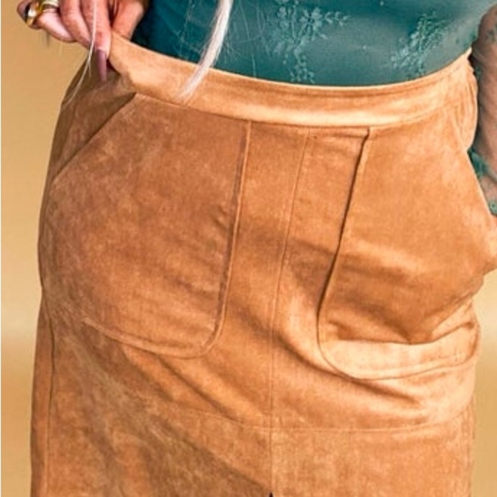 Catching Looks Mini Skirt - Camel